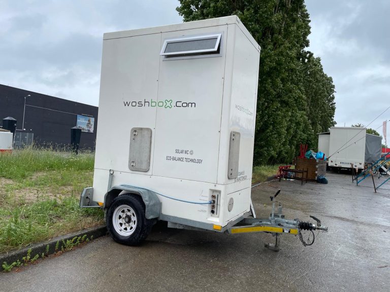 Mobile Toilette Sanitäranhänger