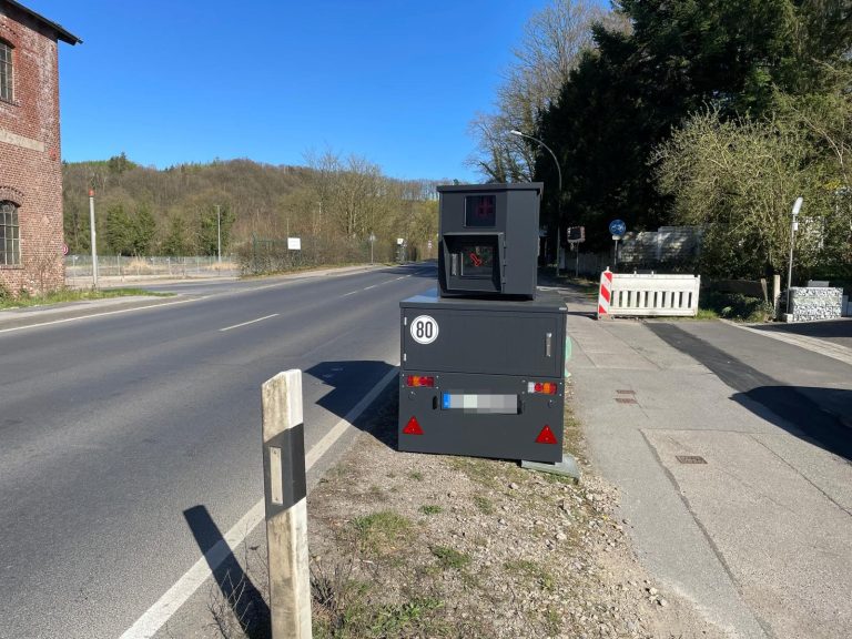 mobiler blitzeranhaenger